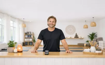 Was verdient ein Yoga Nidra Trainer? Gehalt und Einflussfaktoren