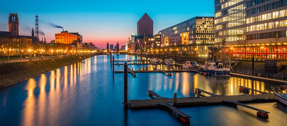 Duisburg Innenhafen am Abend