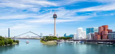 Stadt Düsseldorf und Rhein