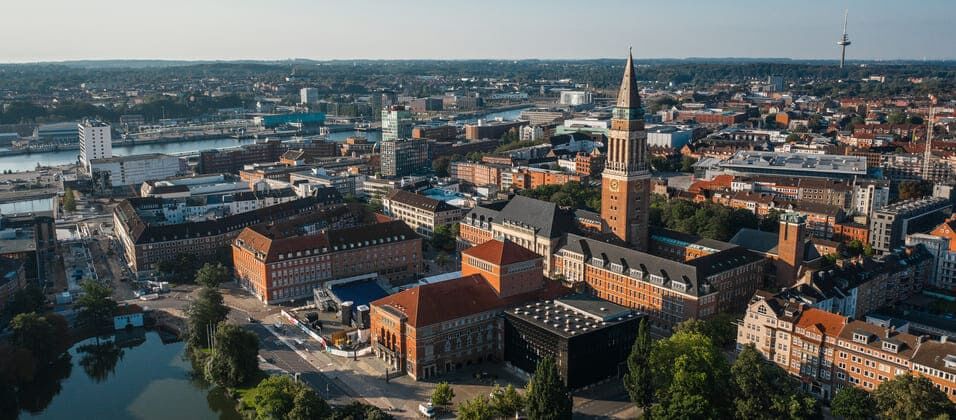 Eine Luftaufnahme der Stadt Göttingen, Deutschland.