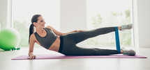 Beckenboden Training mit Theraband